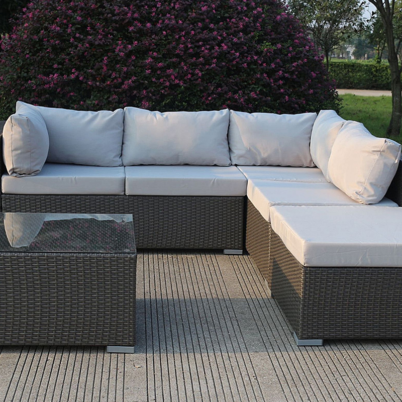 Kemano 4-Piece Outdoor Chaise Lounge Setting