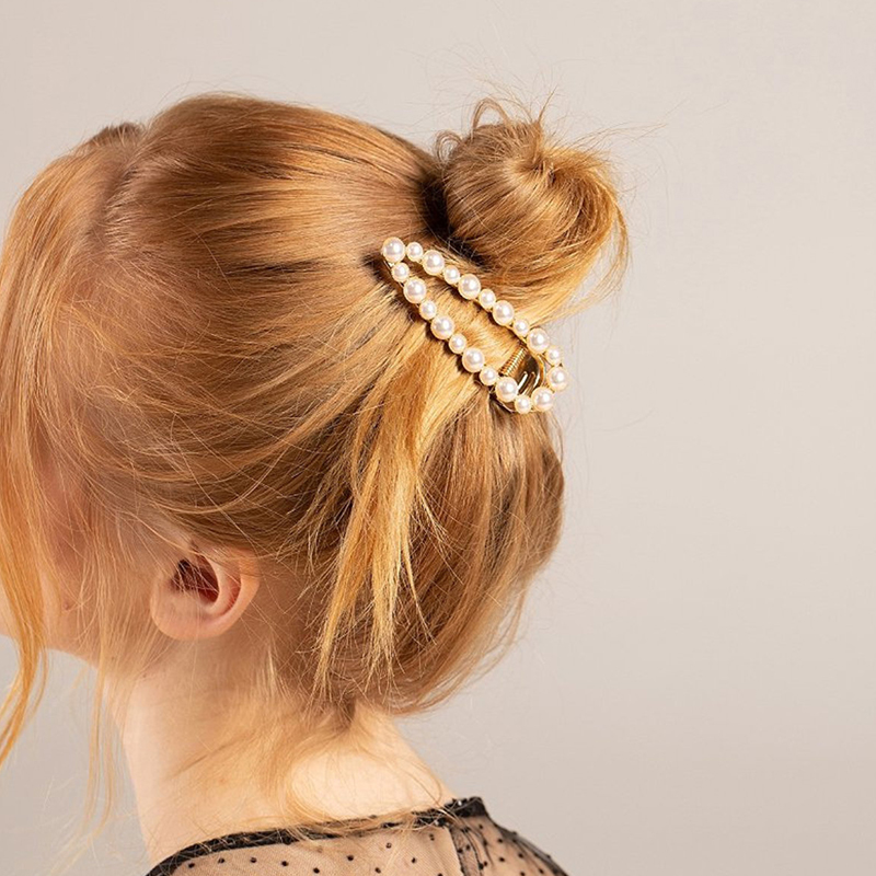 Pearl Open Shape Barrette Gold